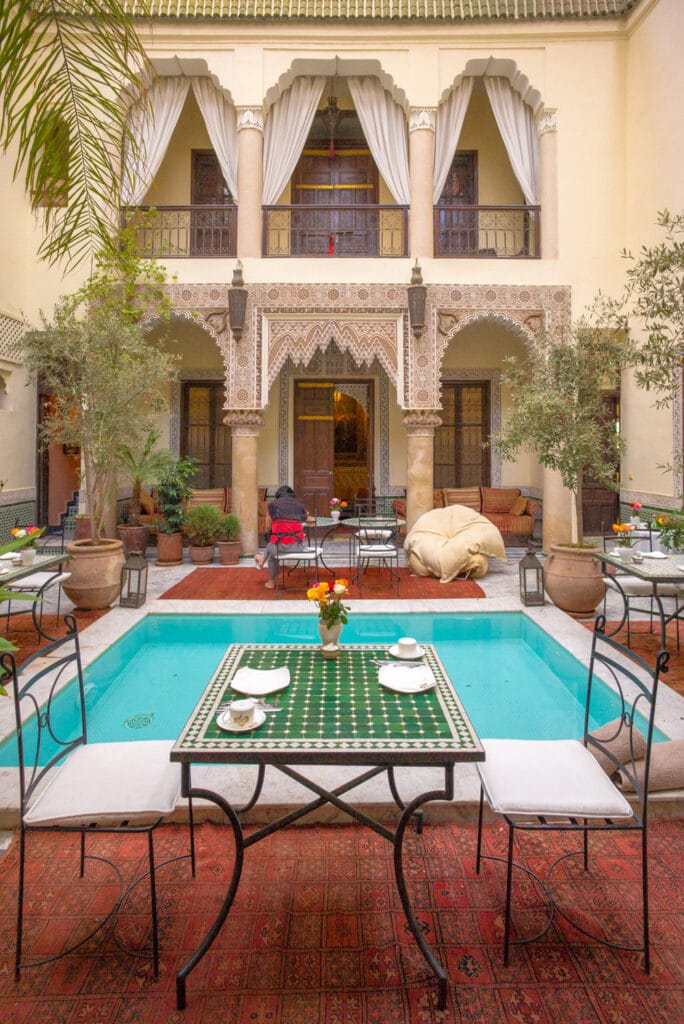 Rénovation architecture et boiseries traditionnelles Riad Batha Fès